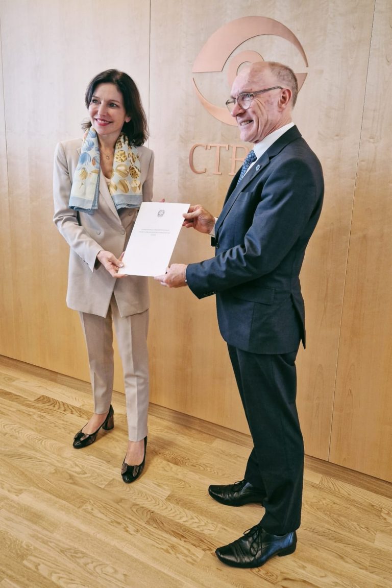 Amb. Lepre_ES Floyd